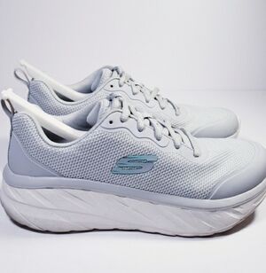 Skechers Womens D'Lux Ultra Lightweight Sneakers
